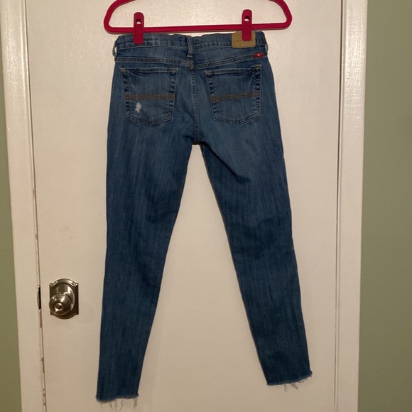 Lucky Brand size 2/26 ripped women’s jeans - Picture 8 of 15